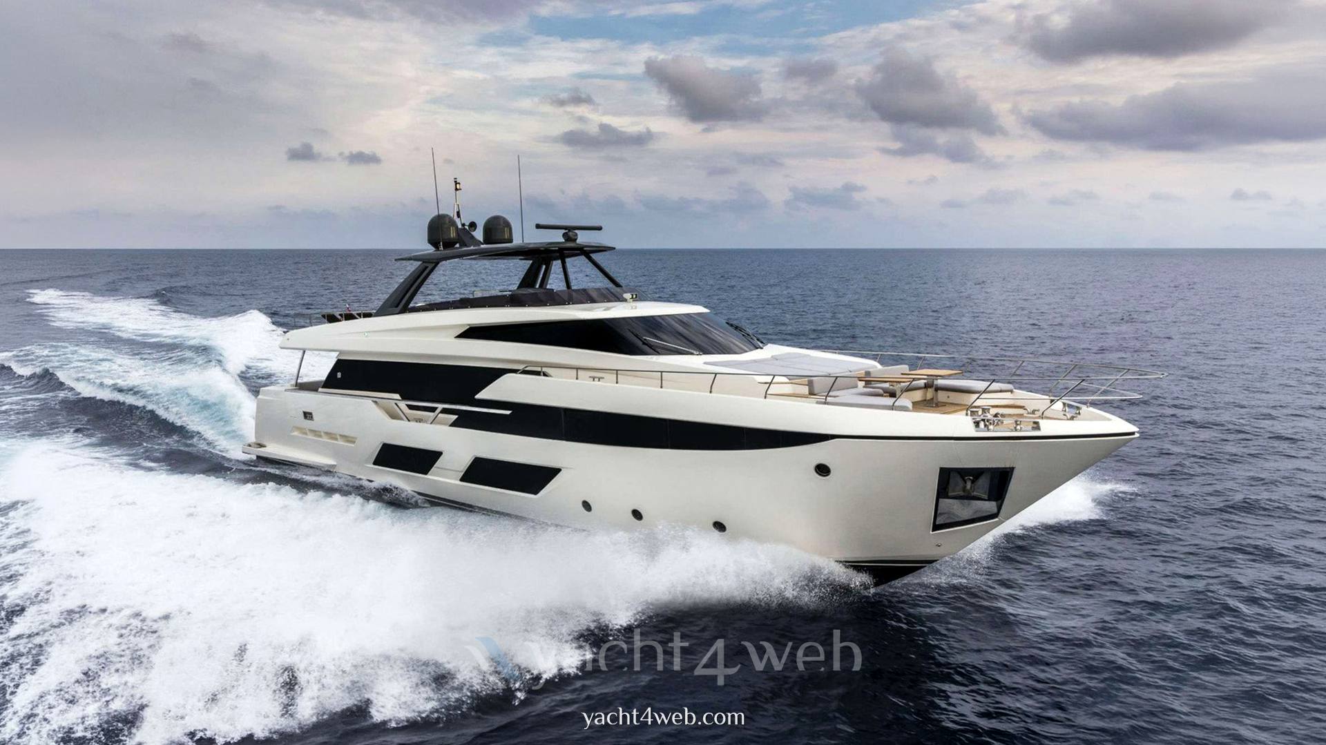 Ferretti yachts 920