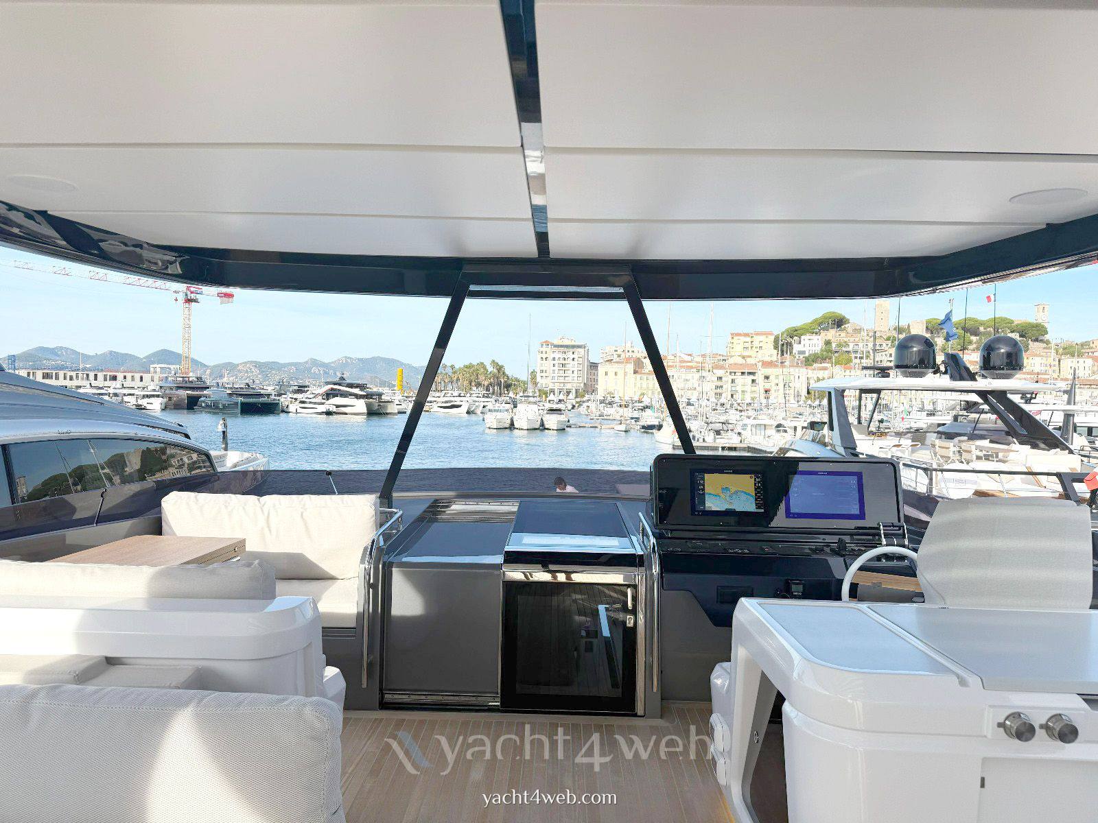 Ferretti yachts 940