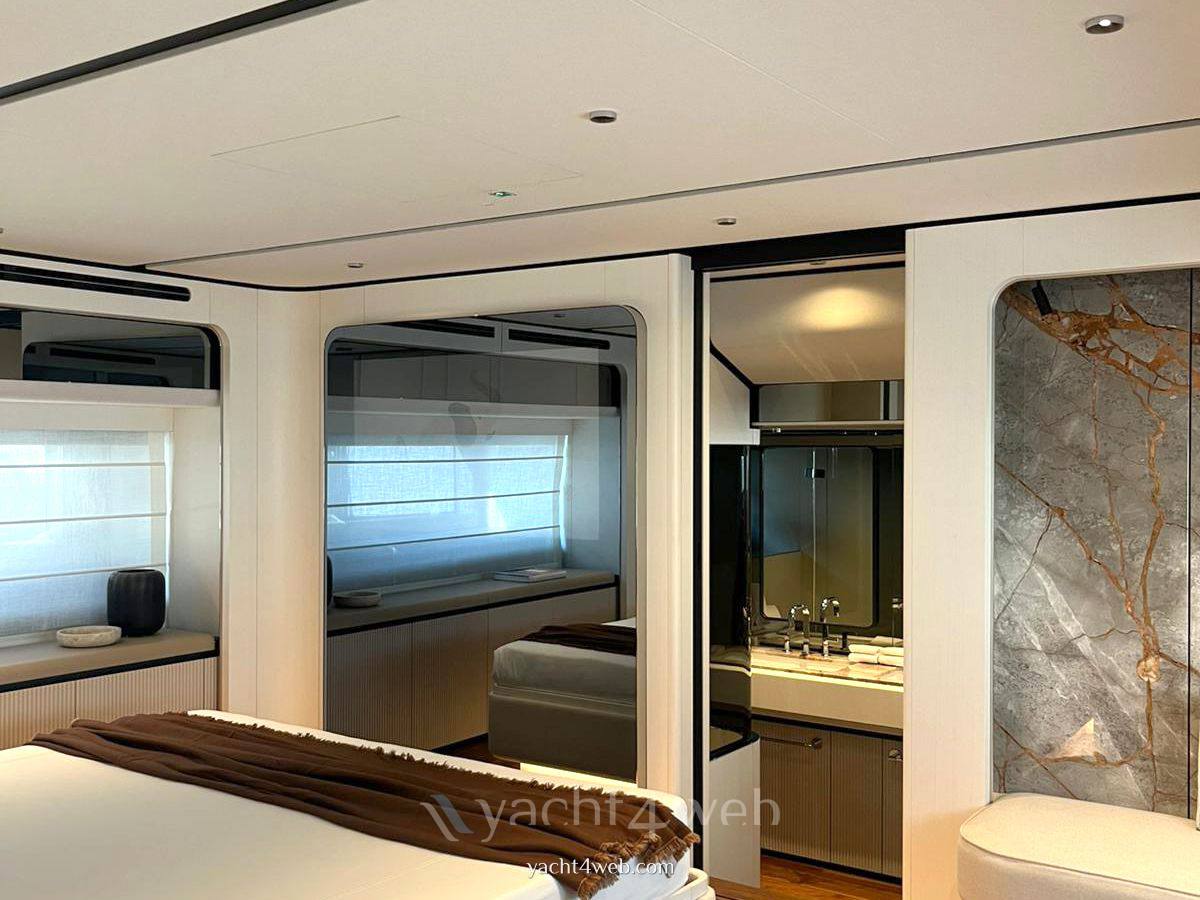 Ferretti yachts 940