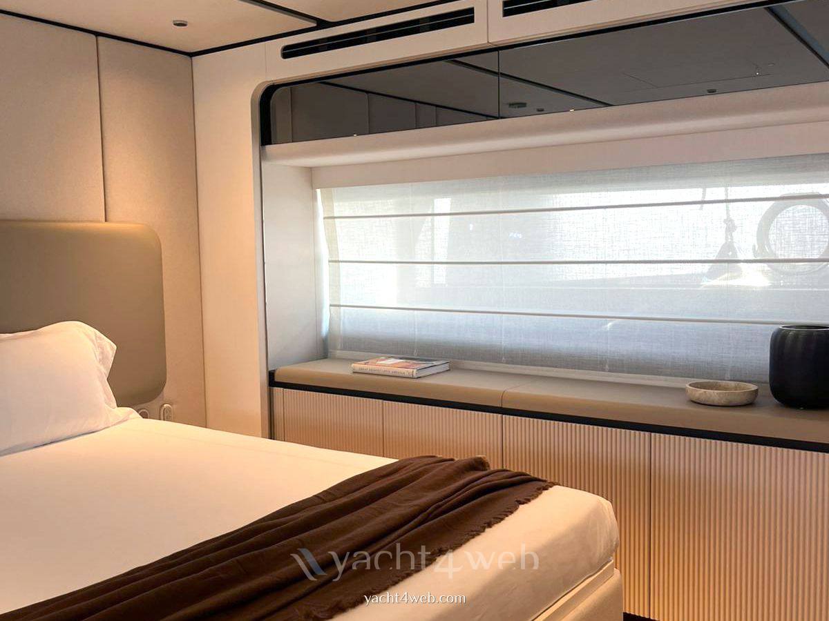 Ferretti yachts 940