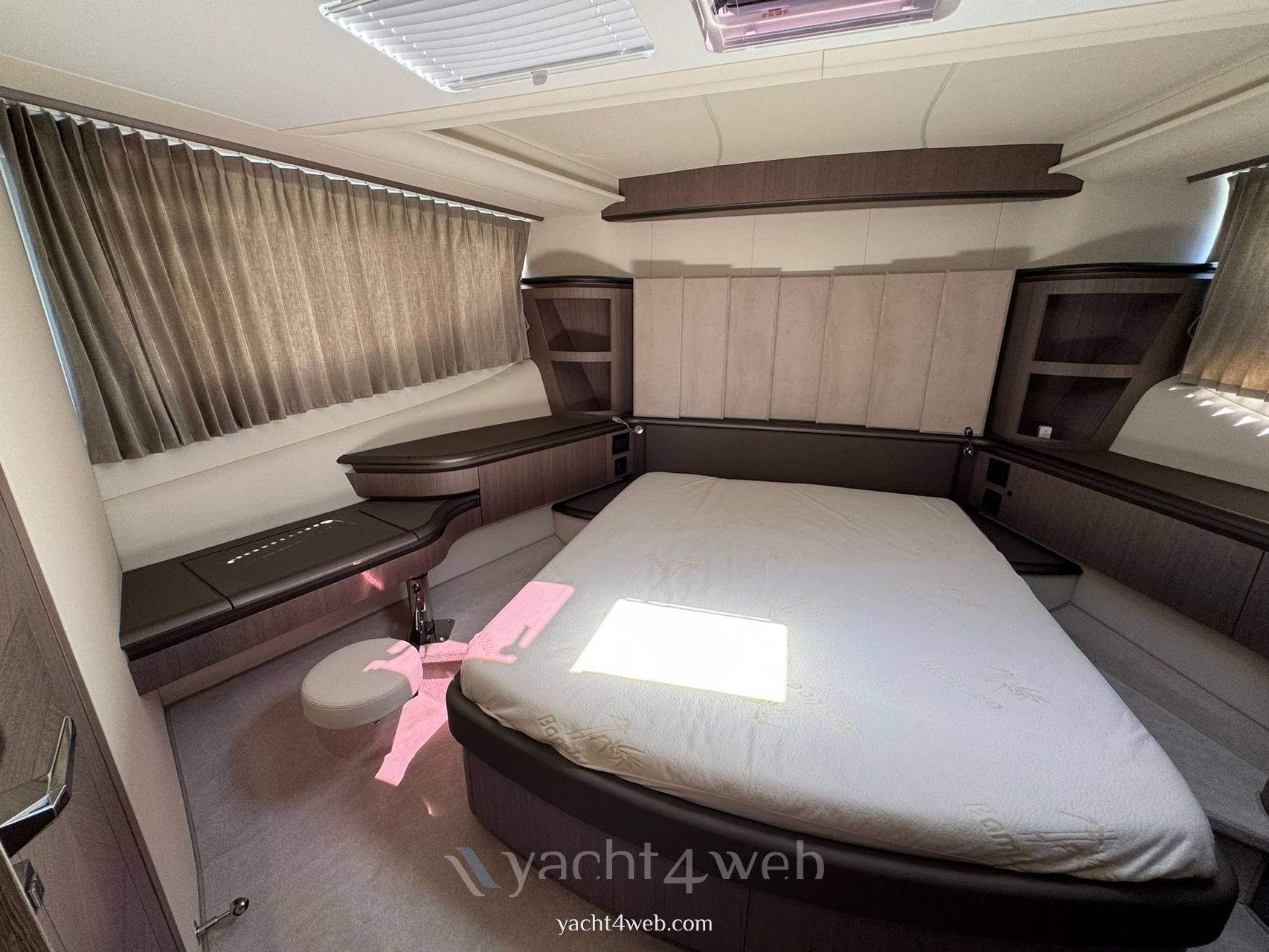 Galeon 560 fly