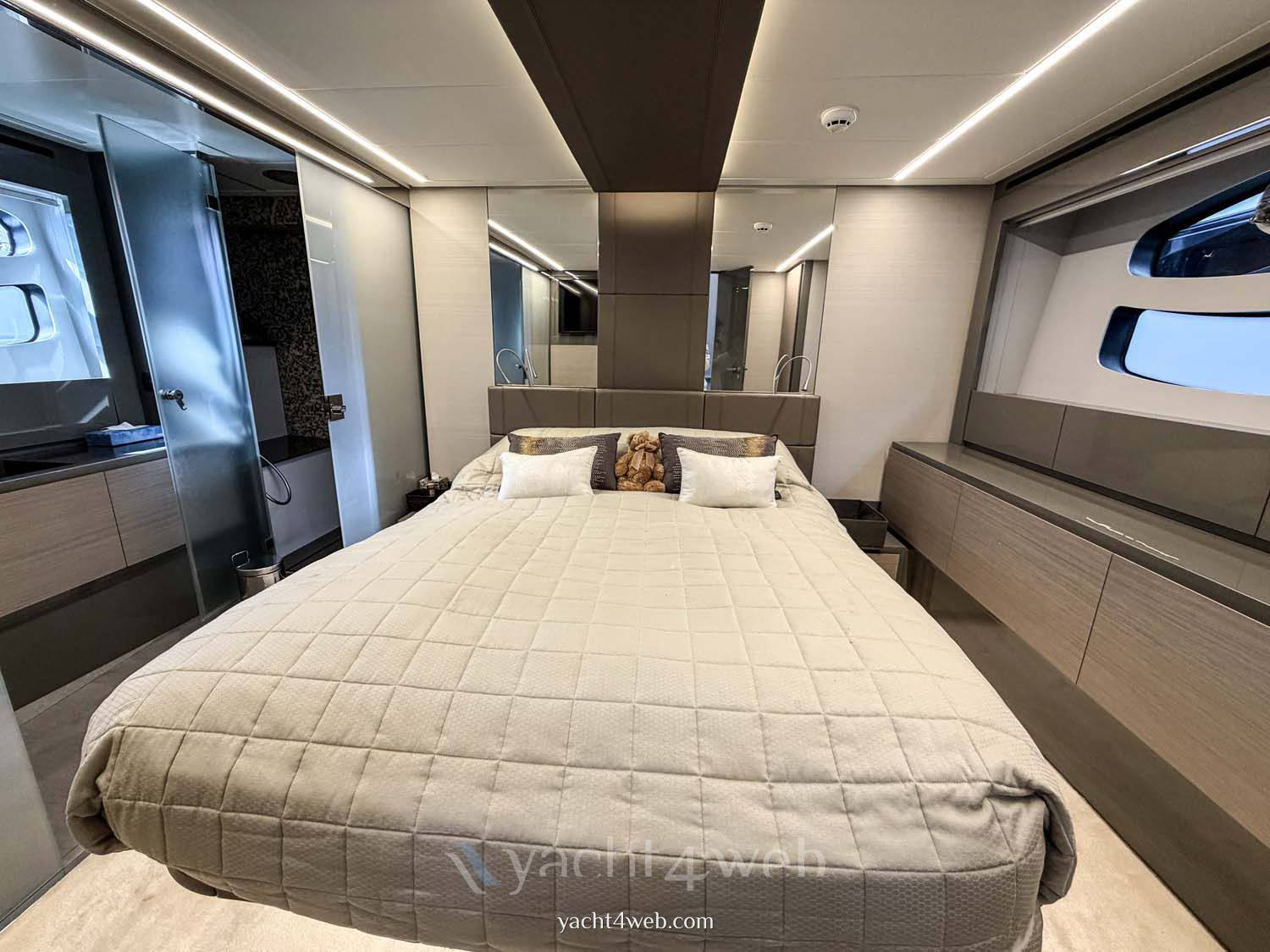 Pershing 62
