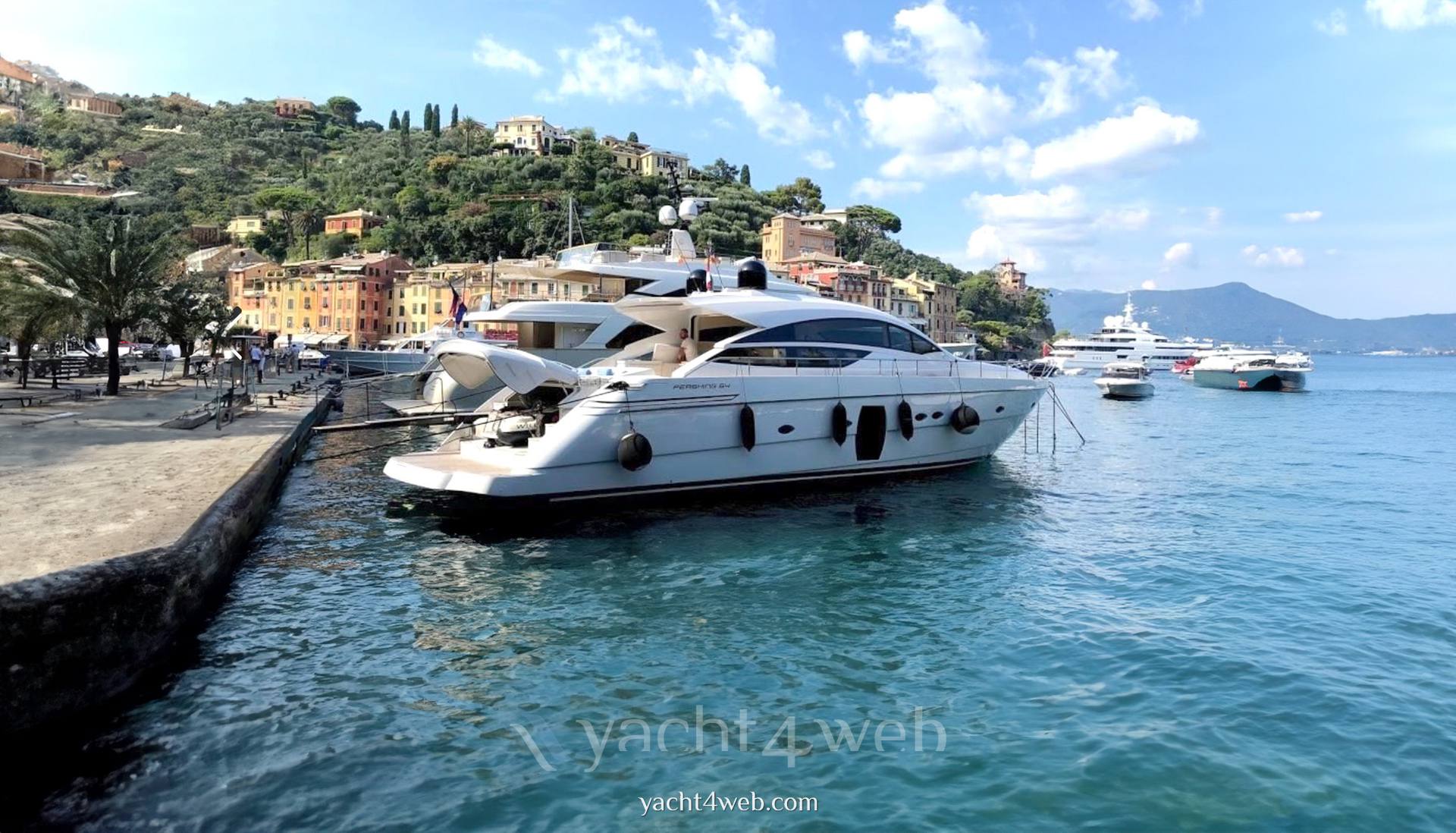 Pershing 64
