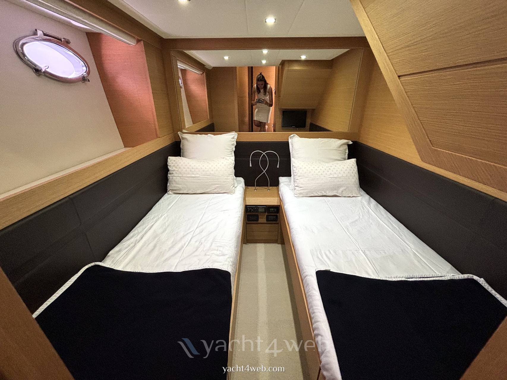 Pershing 64