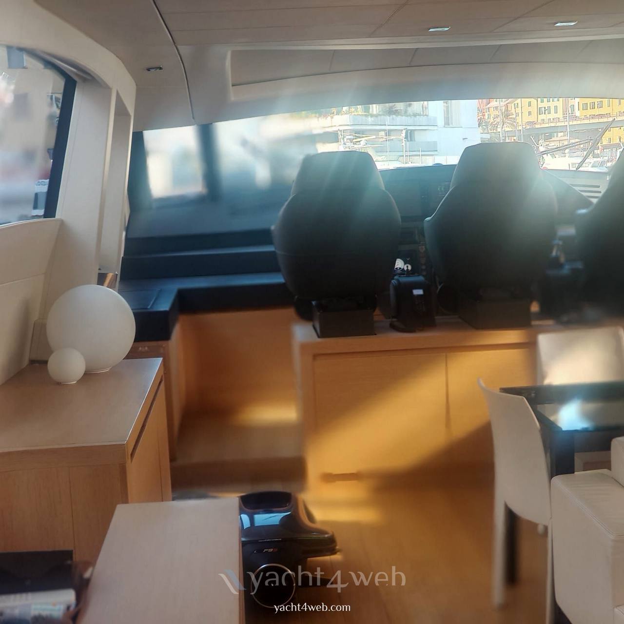 Pershing 80