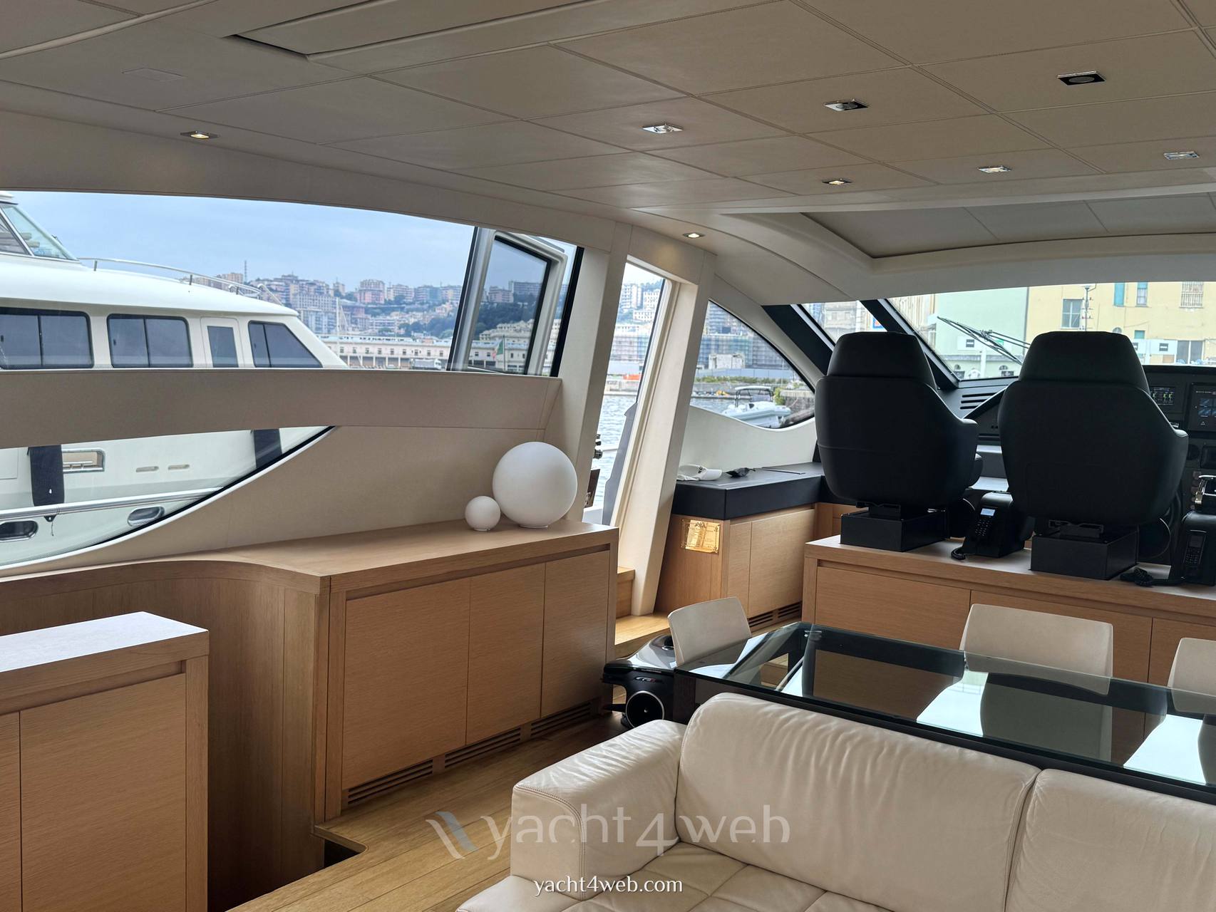 Pershing 80