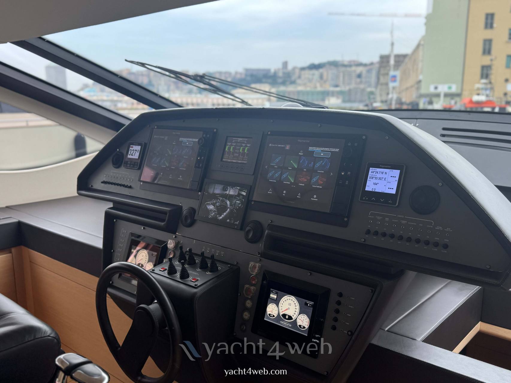 Pershing 80