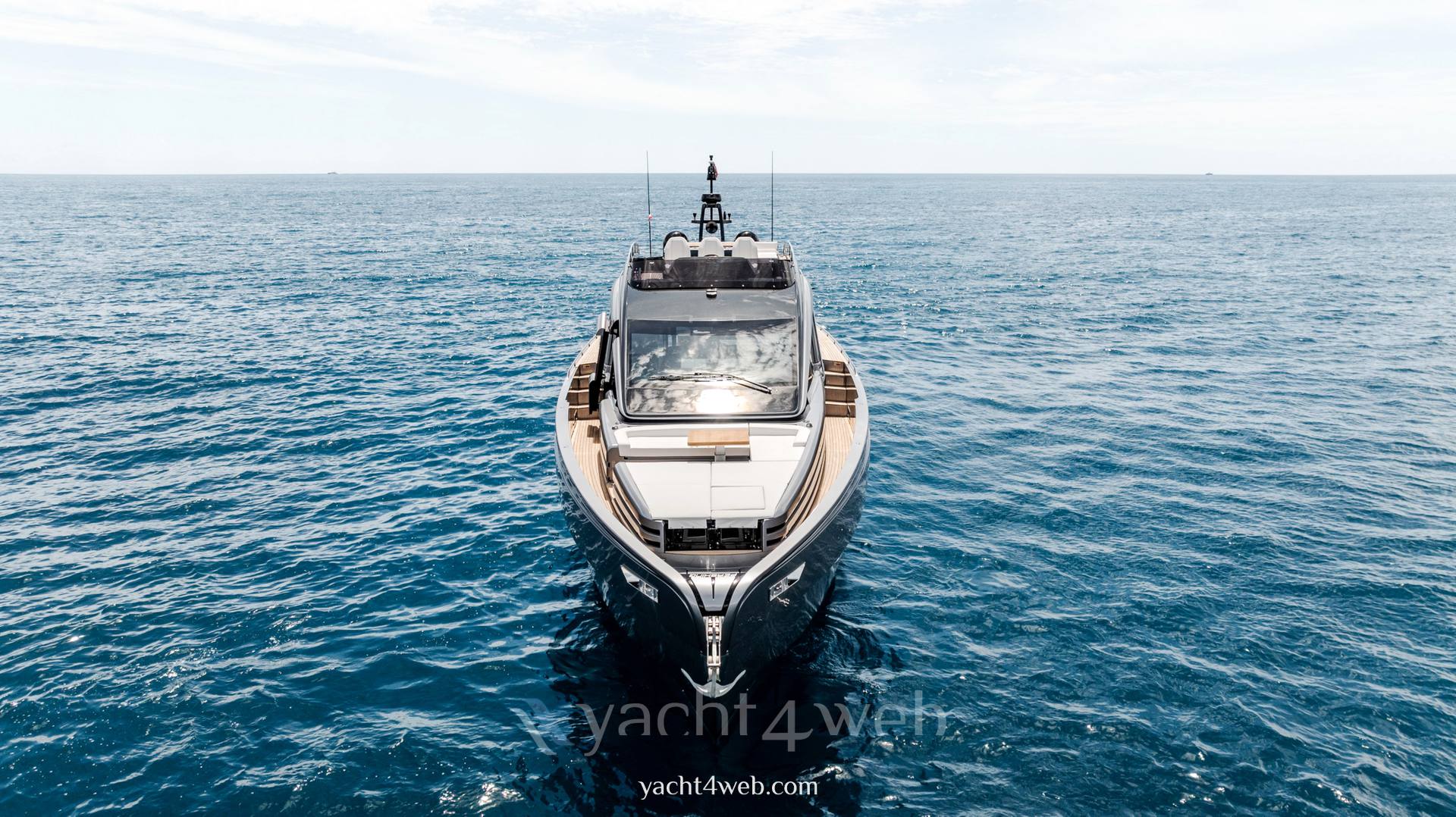 Pershing Gtx70