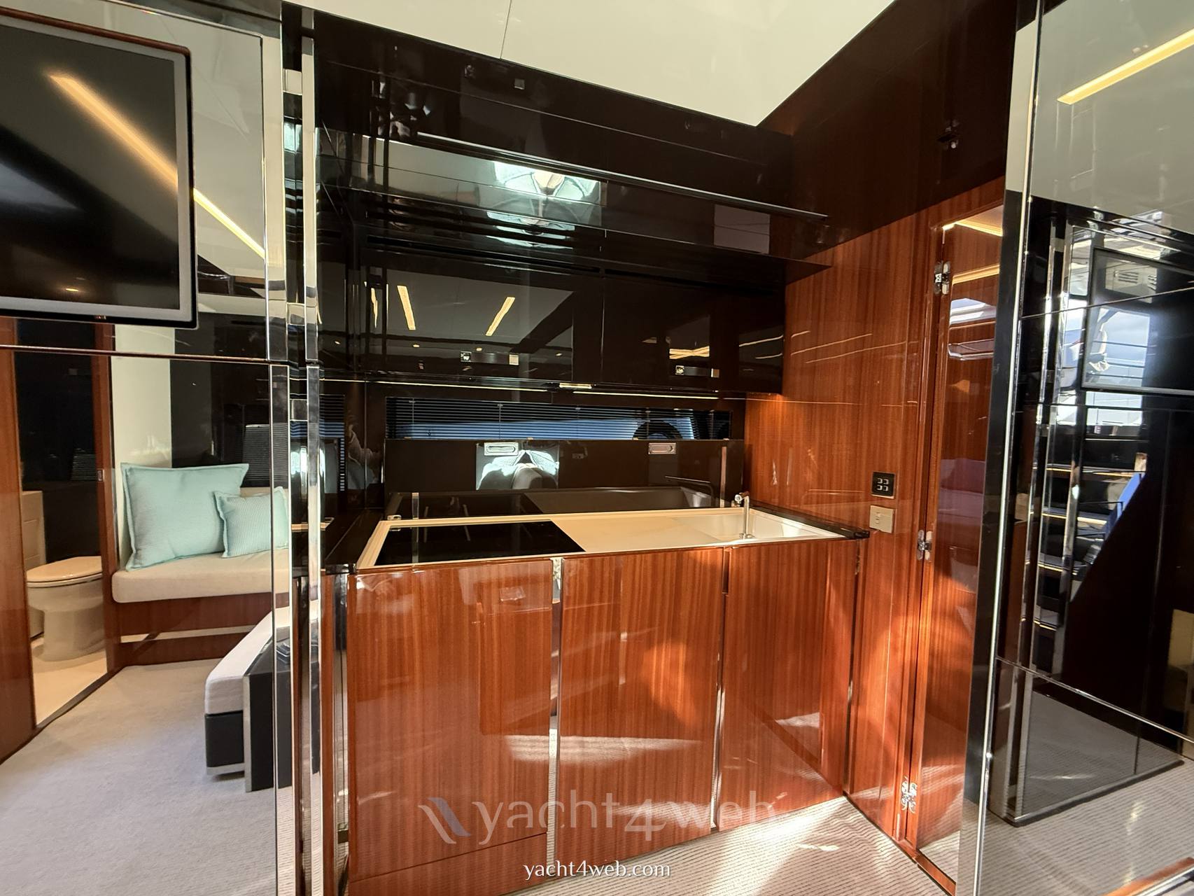 Riva Rivale 56