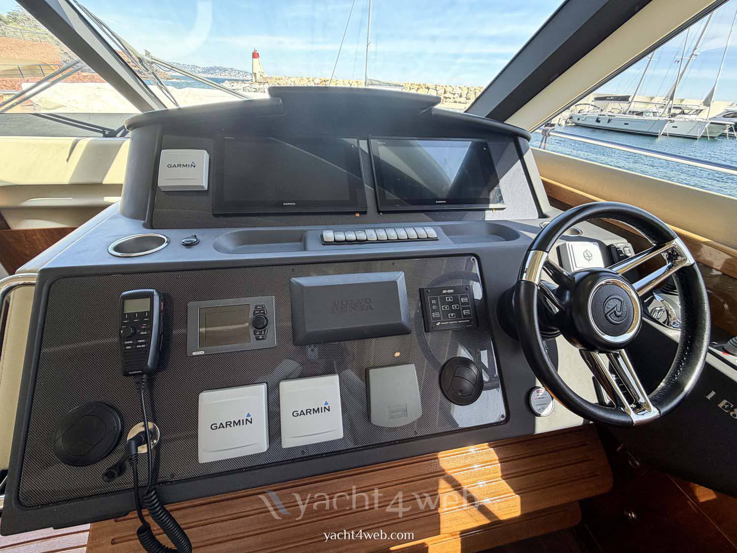 Riviera 5800 sport yacht