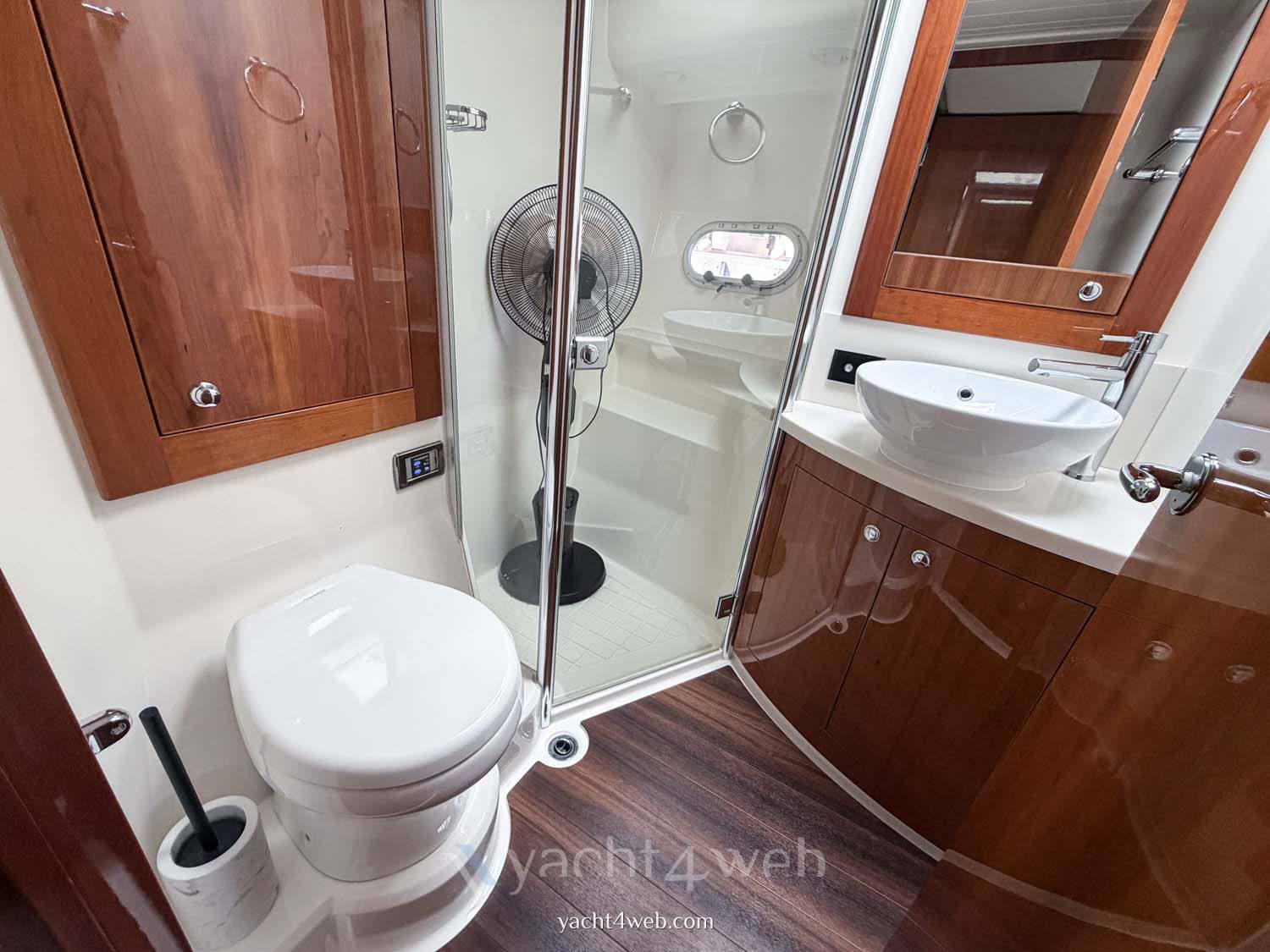 Riviera 5800 sport yacht