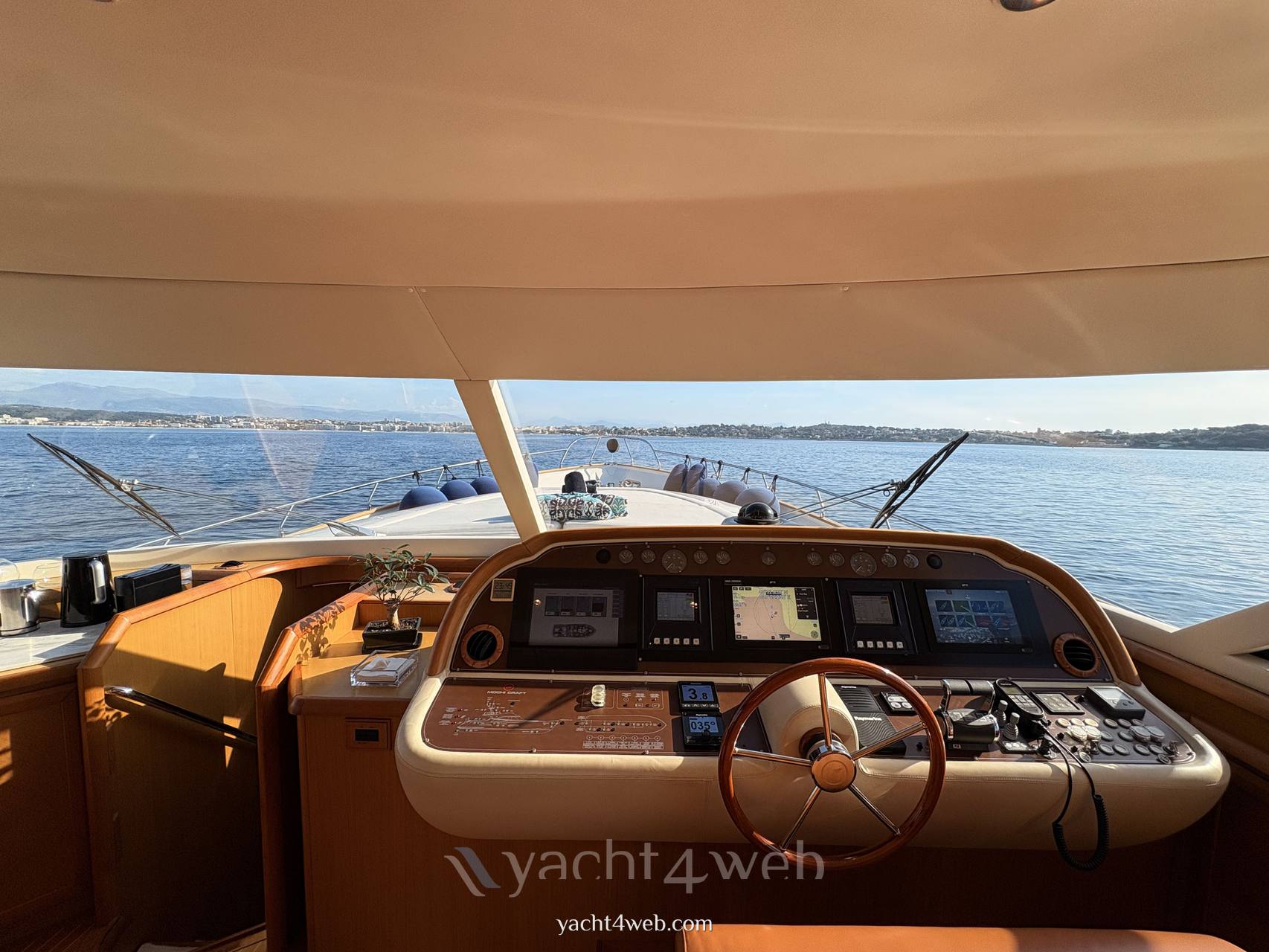 Mochi craft Dolphin 74