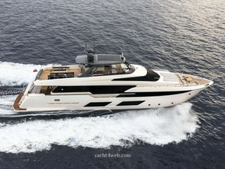 Ferretti yachts 920