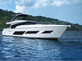 Ferretti yachts 720