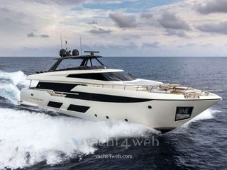 Ferretti Yachts 920 piola