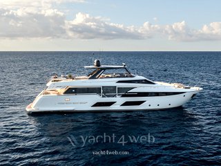 Ferretti Yachts 920 piola