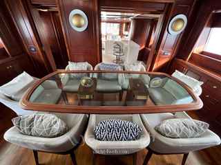 Custom line Navetta 27 от 2000