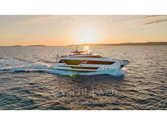 Ferretti yachts 1000