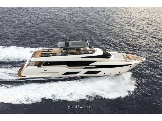 Ferretti yachts 920